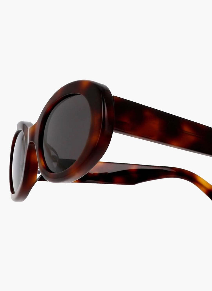Averi | Sleek Sunglasses